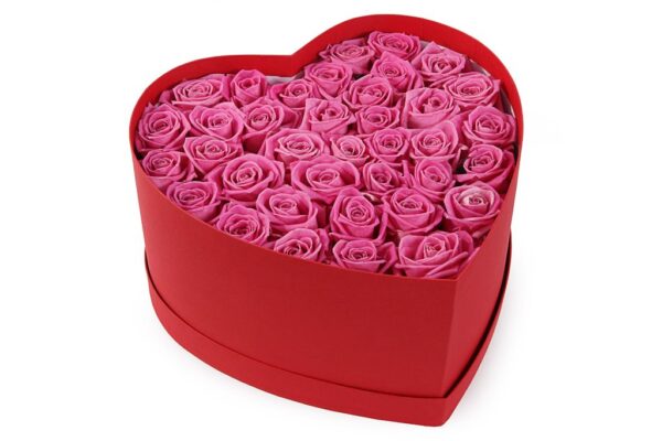 коробка кустовых красных роз